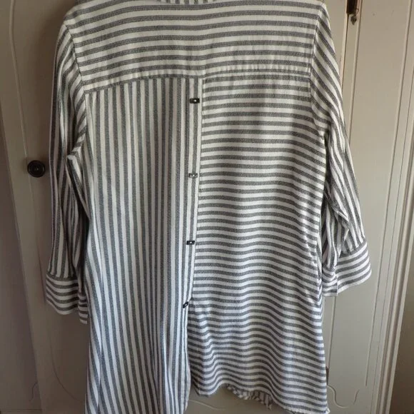 NWOT Soft Surroundings Striped Asymmetrical Tunic L Black/White Button Closure - Picture 2 of 16